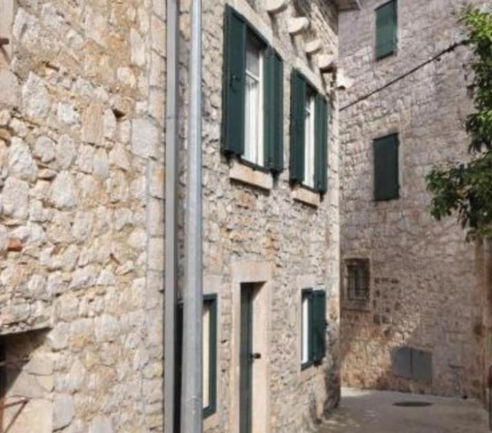 Apartments Sandra In The Historical Center Of The City سوبيتار المظهر الخارجي الصورة