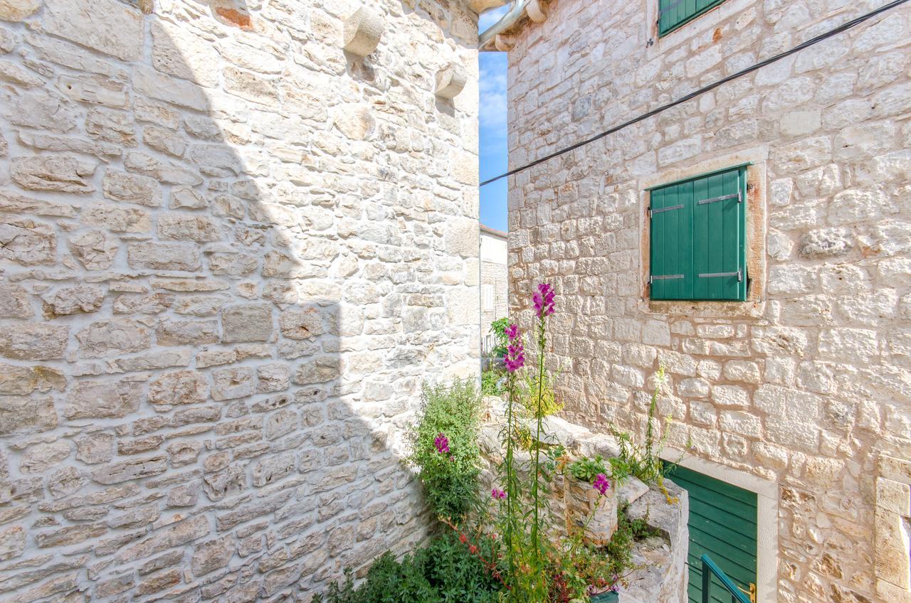 Apartments Sandra In The Historical Center Of The City سوبيتار المظهر الخارجي الصورة